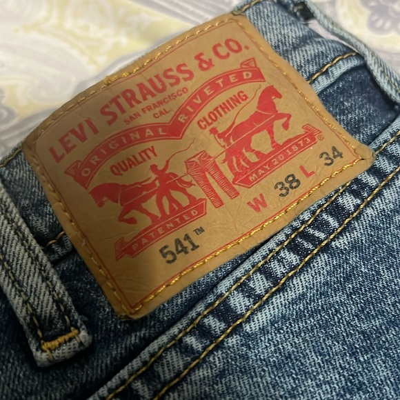 Levi’s 541 Athletic Fit Jeans - Picture 1 of 3